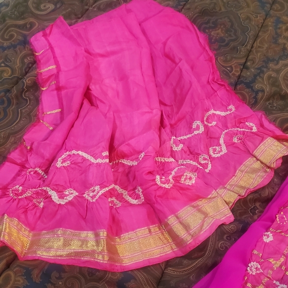 Bandhani Saree / Sari--Pink and Gold Zari (brand new) - Picture 5 of 14